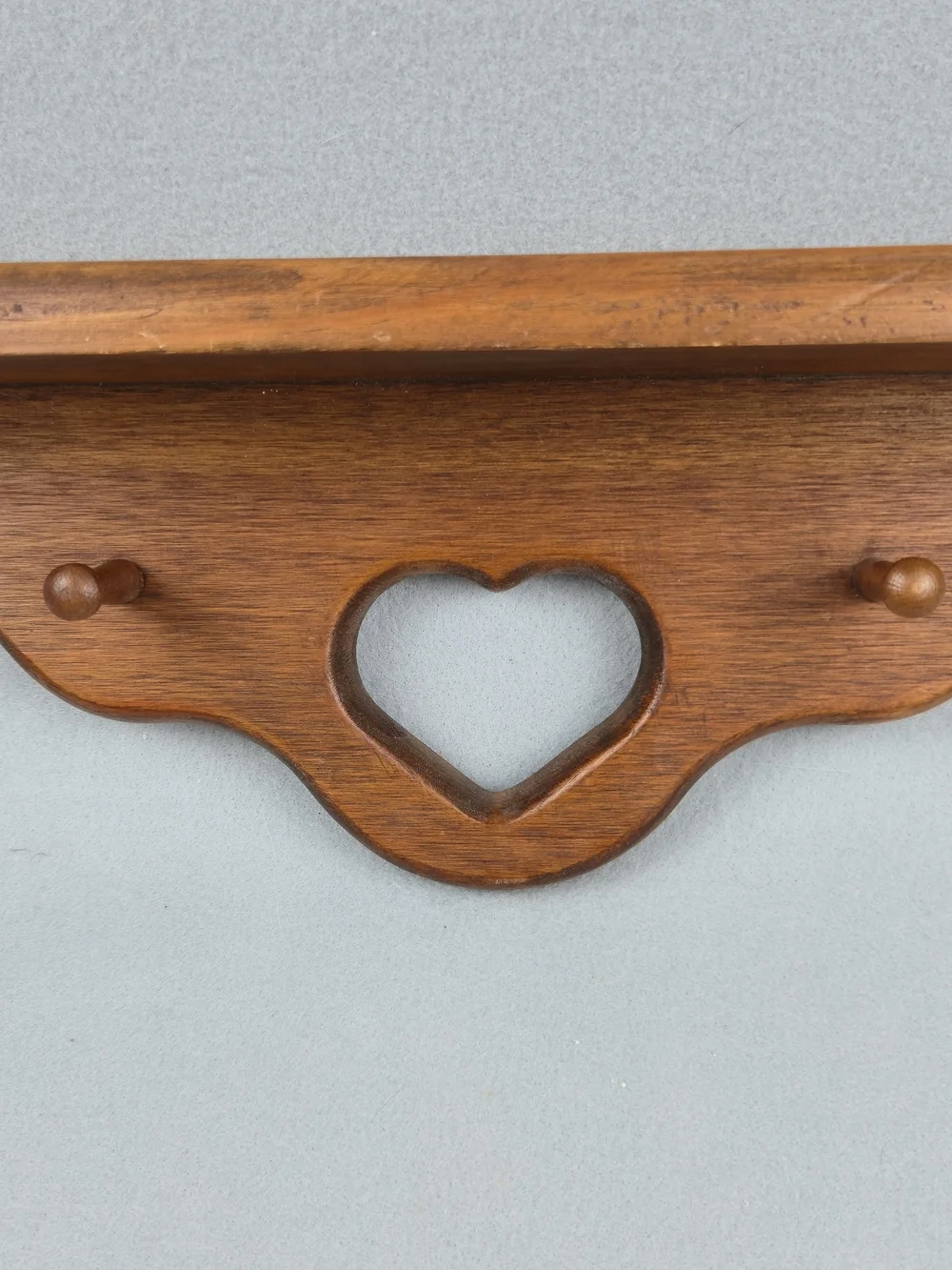 Vintage Wood Heart Wall Shelf Peg Rack Country 16